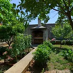 Jardin With Free Cowered Parking *