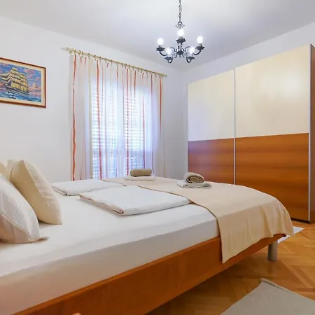Jardin With Free Cowered Parking Holiday home Zadar