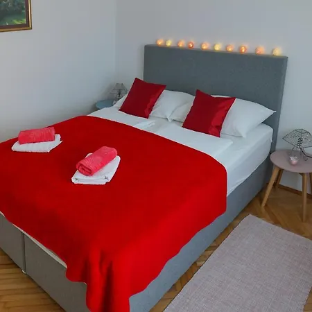 Jardin With Free Cowered Parking 別荘 ザダル