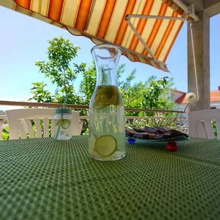 Jardin With Free Cowered Parking Holiday home Zadar