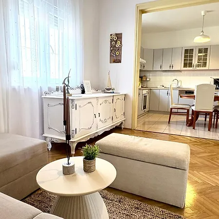 Semesterbostad Jardin With Free Cowered Parking Zadar