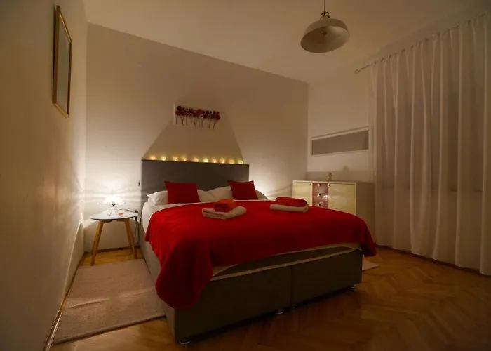 Jardin With Free Cowered Parking Prázdninový dům Zadar