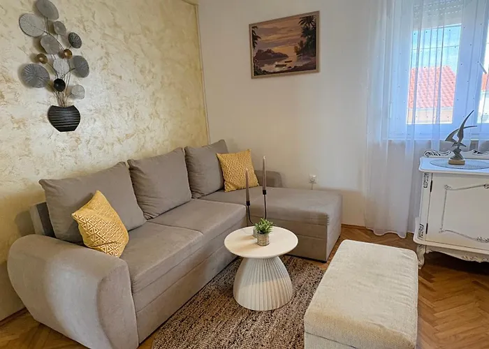 Jardin With Free Cowered Parking Tatil Evi
