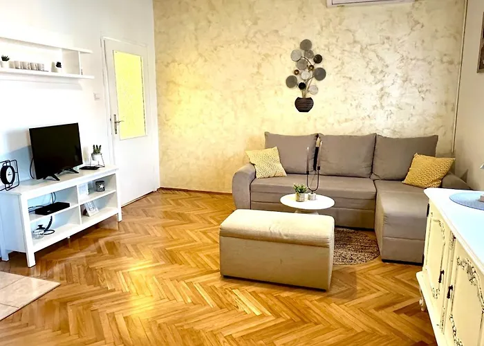 Jardin With Free Cowered Parking * Zadar