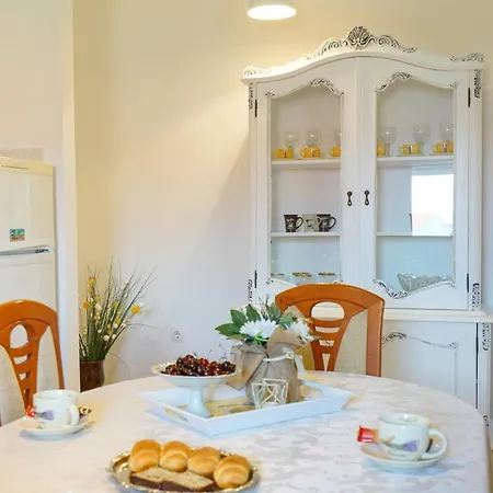 Ferienhaus Jardin With Free Cowered Parking Zadar