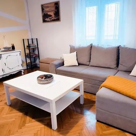 Vikendica Jardin With Free Cowered Parking