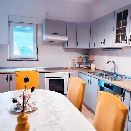 Ferienhaus Jardin With Free Cowered Parking Zadar
