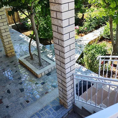 Prázdninový dům Jardin With Free Cowered Parking Zadar