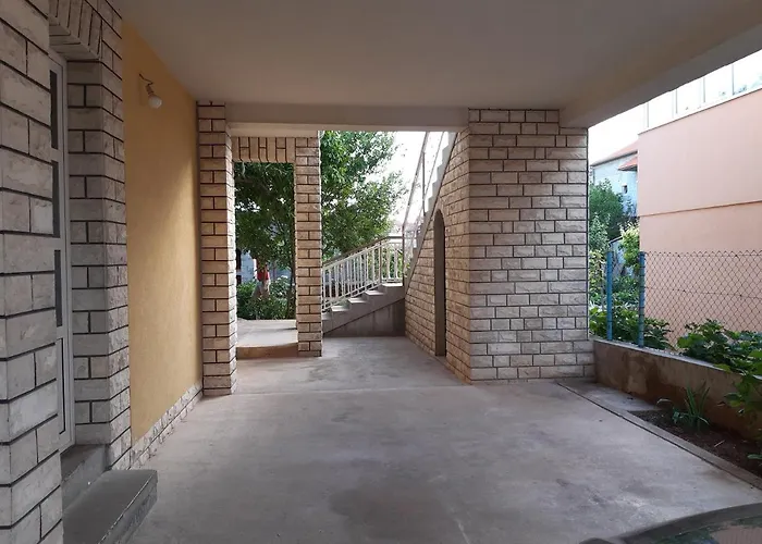 Jardin With Free Cowered Parking בית נופש זאדאר