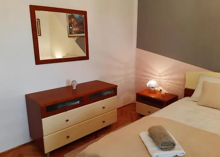 Jardin With Free Cowered Parking * Ζαντάρ