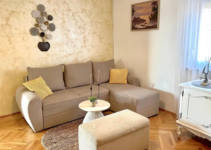 Jardin With Free Cowered Parking זאדאר