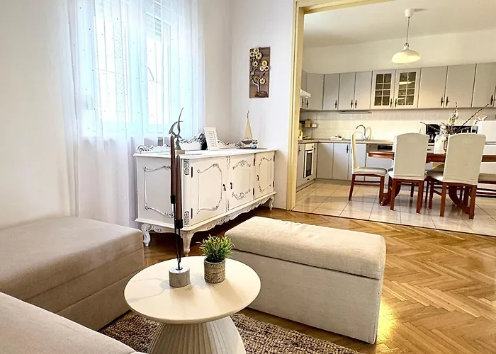 בית נופש Jardin With Free Cowered Parking זאדאר